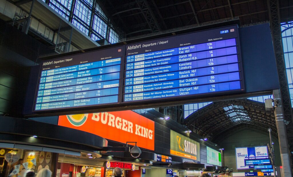Arrivals/Departures board at Hamburg Hauptbahnhof