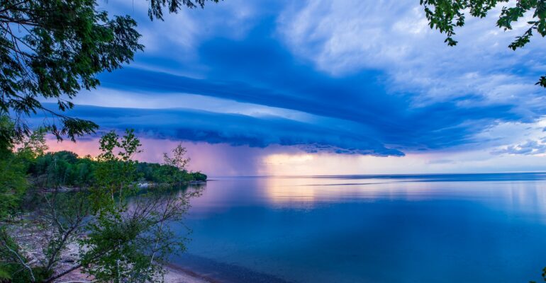 A thunderstorm over Lake Superior with a beautiful shelf cloud