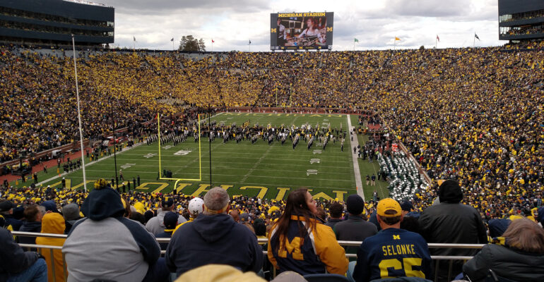 Michigan vs Michigan State 2015