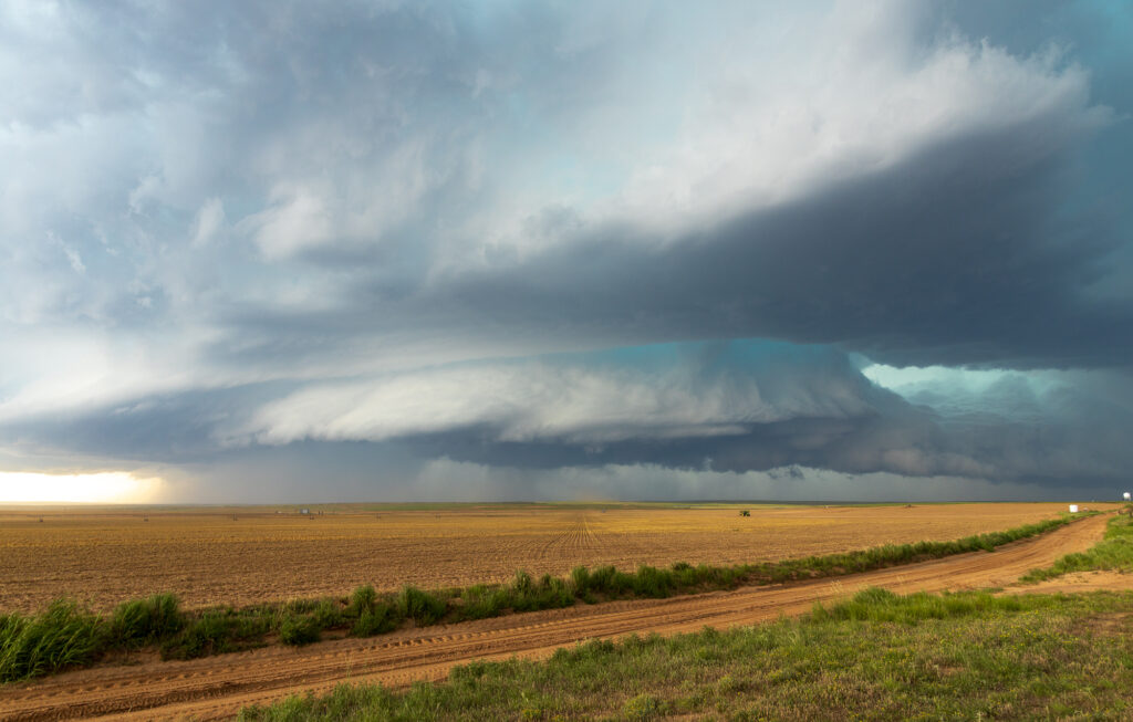 Storm south of Clarendon Texas